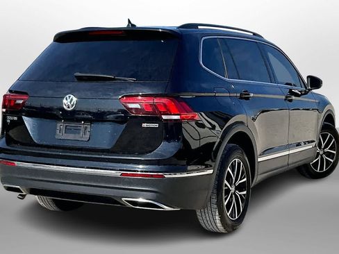 Used 2021 Volkswagen Tiguan SE image 2