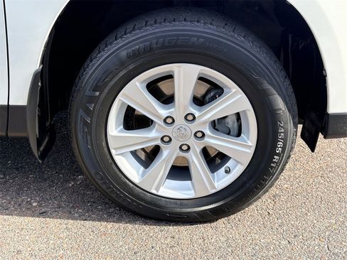 Used 2012 Toyota Highlander FWD image 9