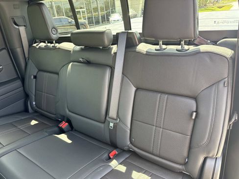 Used 2024 Chevrolet Silverado 1500 High Country w/ High Country Premium Package AWD/4WD image 13