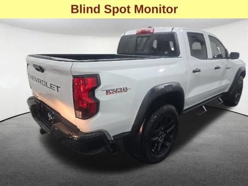 Used 2025 Chevrolet Colorado Trail Boss AWD/4WD image 5
