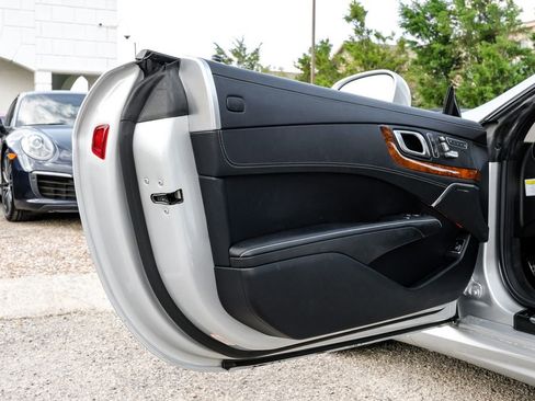Used 2014 Mercedes-Benz SL 550 image 39