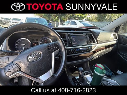 Used 2015 Toyota Highlander XLE FWD image 5