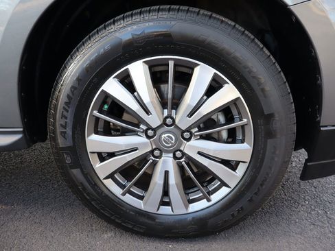 Used 2019 Nissan Pathfinder SL image 46