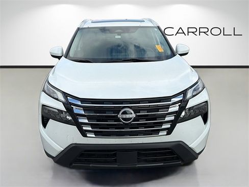 Used 2024 Nissan Rogue SV w/ SV Premium Package image 8