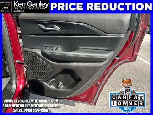 Used 2025 Jeep Grand Cherokee Laredo w/ Luxury Tech Group I AWD/4WD image 25
