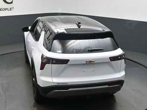 New 2026 Chevrolet Equinox LT w/ Convenience Package II FWD image 35