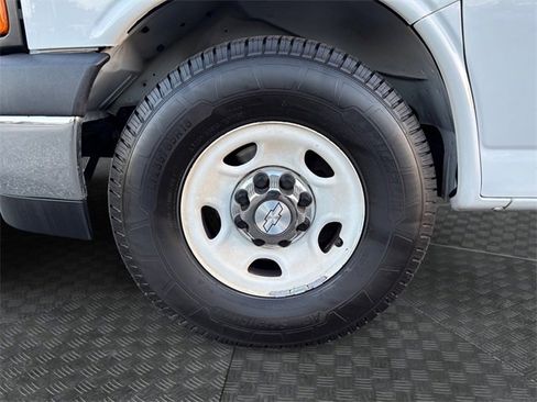 Used 2017 Chevrolet Express 3500 LT w/ LT Preferred Equipment Group image 11