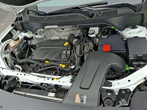 Certified 2025 Chevrolet Trax RS w/ Driver Confidence Package FWD image 27