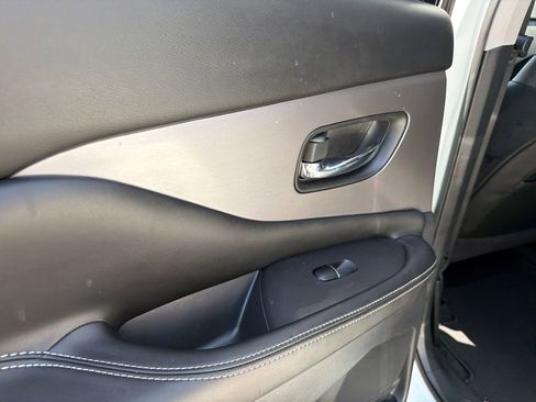 Certified 2022 Nissan Murano SL w/ Cargo Package FWD image 19