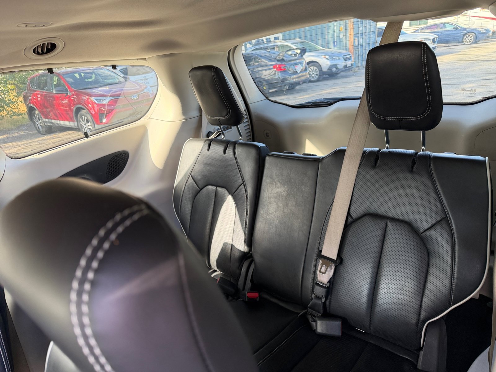 Used 2022 Chrysler Pacifica Limited FWD image 26