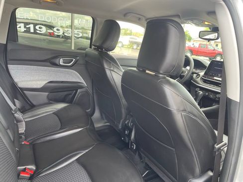 Used 2022 Jeep Compass Latitude AWD/4WD image 9
