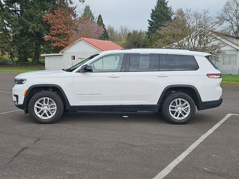 Used 2023 Jeep Grand Cherokee L Laredo AWD/4WD image 3