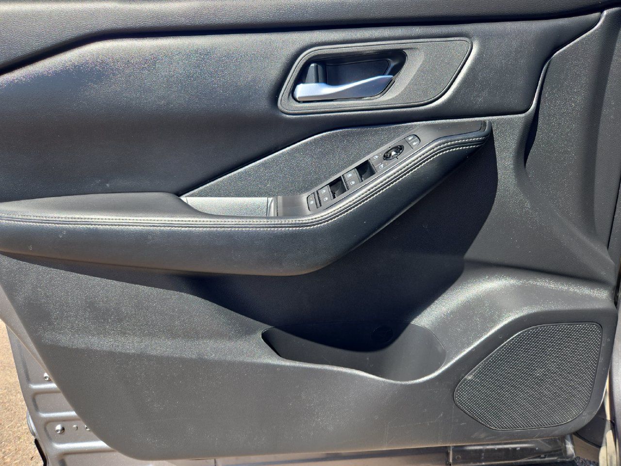 Used 2024 Nissan Rogue SV AWD/4WD image 27