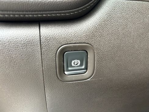 Used 2020 Chevrolet Silverado 2500 LTZ image 25