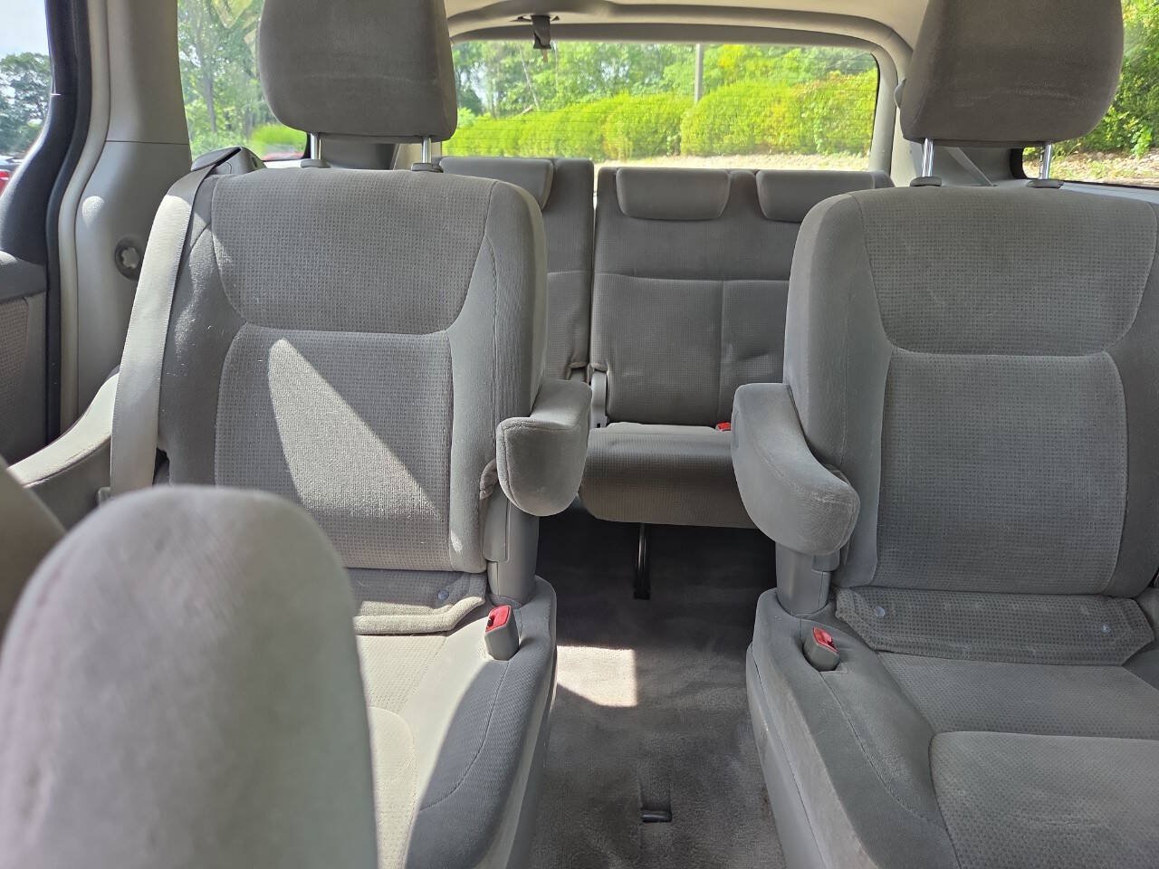 Used 2005 Toyota Sienna LE w/ LE Pkg 5 FWD image 28