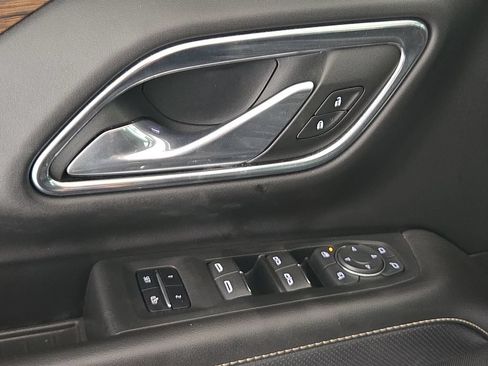 Used 2023 Chevrolet Tahoe Premier AWD/4WD image 29