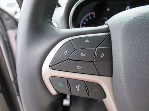 Used 2020 Jeep Grand Cherokee Laredo w/ Quick Order Package 2BN North image 23