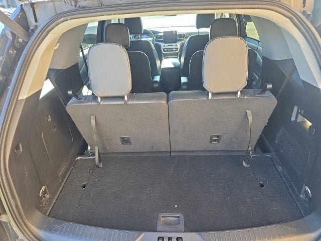 Used 2023 Ford Explorer XLT w/ Equipment Group 202A AWD/4WD image 4