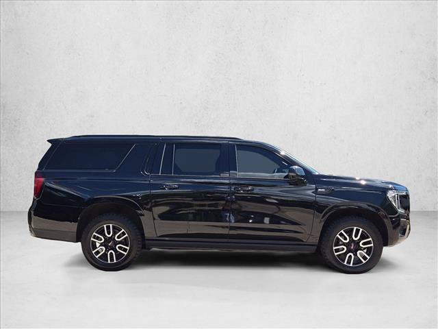 Used 2024 GMC Yukon XL AT4 w/ Technology Package AWD/4WD image 4