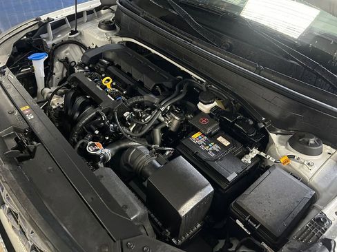 Certified 2025 Hyundai Venue SEL image 30