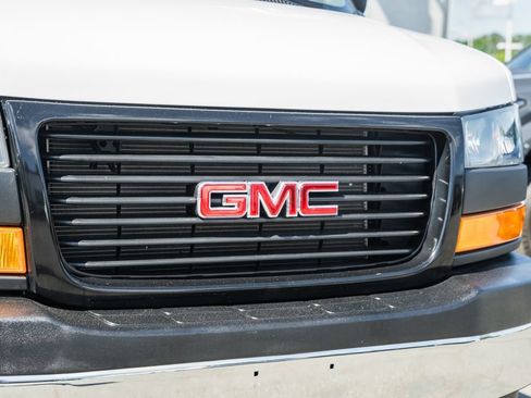 Used 2024 GMC Savana 2500 w/ Driver Convenience Package RWD image 8