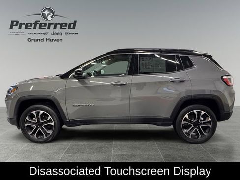 Used 2022 Jeep Compass Limited image 10
