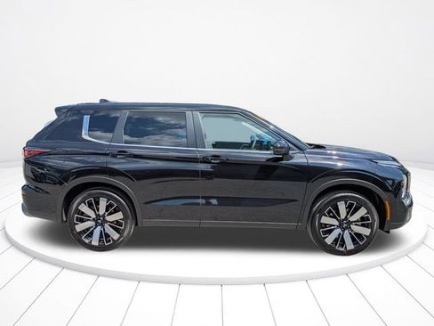 New 2026 Mitsubishi Outlander SE FWD image 3