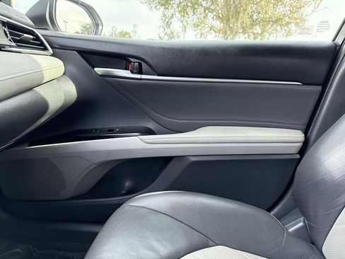 Used 2018 Toyota Camry image 27