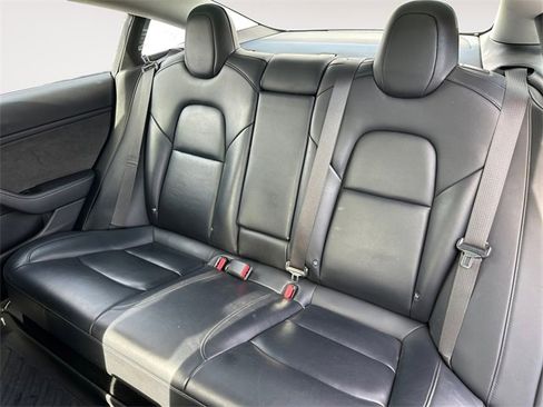 Used 2018 Tesla Model 3 Long Range image 13