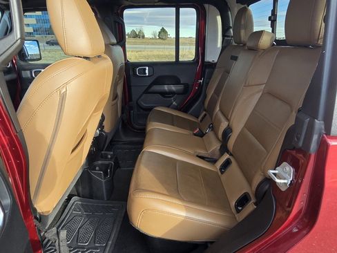 Used 2021 Jeep Gladiator Overland w/ Popular Equipment Package image 16