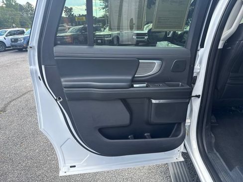 Used 2025 Ford Expedition Max Platinum w/ Driver's Package AWD/4WD image 34