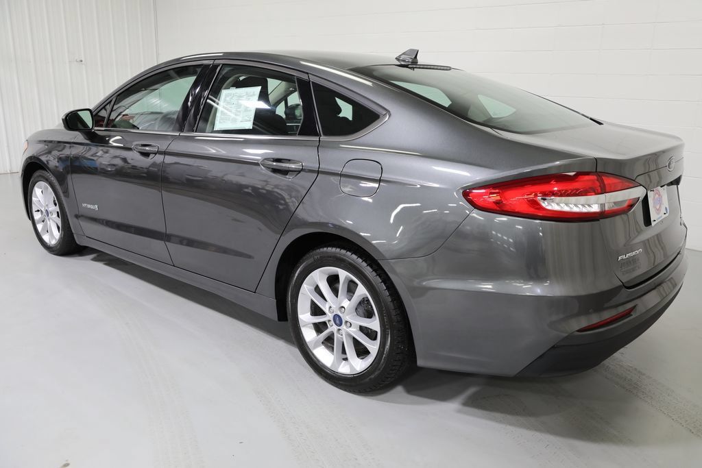 Used 2019 Ford Fusion SE FWD image 4