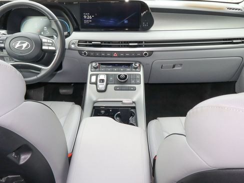 Used 2025 Hyundai Palisade SEL FWD image 11