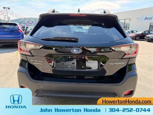 Used 2023 Subaru Outback Premium AWD/4WD image 5