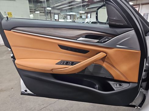 Certified 2023 BMW 530i w/ Executive Package image 29