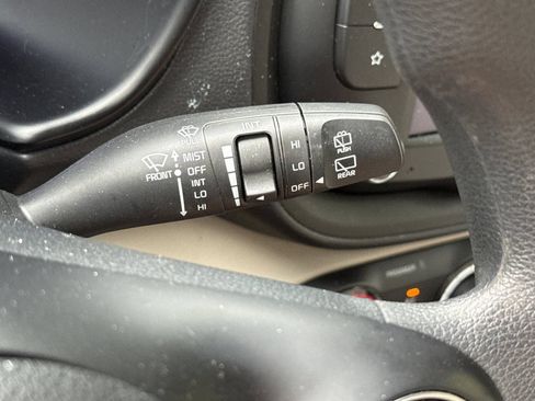 Used 2023 Kia Soul LX FWD image 32