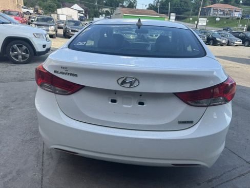 Used 2013 Hyundai Elantra Limited FWD image 4