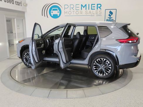 Used 2024 Nissan Rogue Platinum w/ Platinum Premium Package FWD image 44