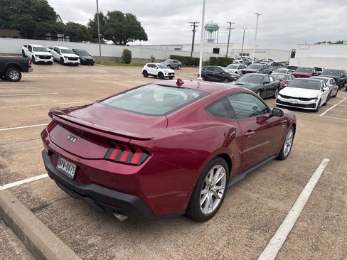 Used 2025 Ford Mustang GT Premium RWD image 5