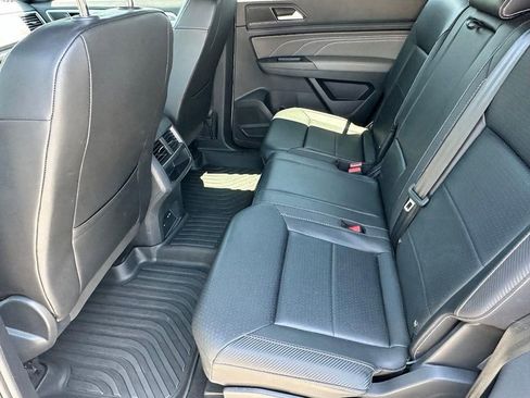 Used 2023 Volkswagen Atlas Cross Sport SE FWD image 7