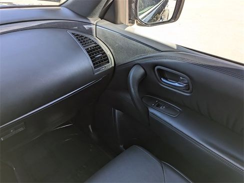 Used 2024 Nissan Armada SL w/ Midnight Edition Package image 19