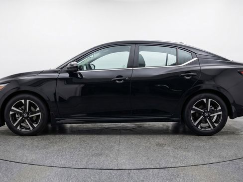 Used 2025 Nissan Sentra SV FWD image 5