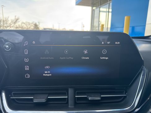 Used 2025 Chevrolet Trax RS w/ Sunroof Package image 21