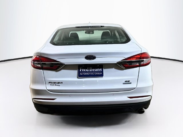 Used 2019 Ford Fusion SE FWD image 9