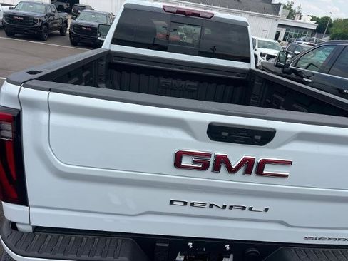 Used 2026 GMC Sierra 3500 Denali AWD/4WD image 7