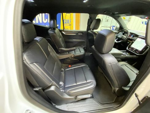Used 2026 GMC Acadia Elevation w/ Elevation Premium Package AWD/4WD image 29