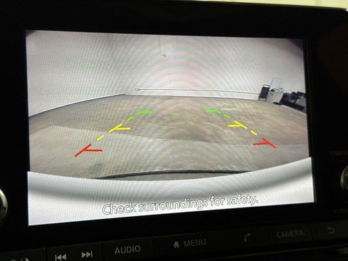 Used 2024 Nissan Pathfinder SV image 15