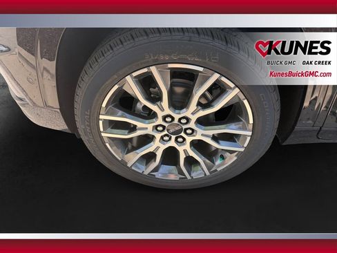 New 2026 GMC Acadia Denali Ultimate w/ LPO, Floor Liner Package AWD/4WD image 12
