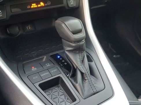 Certified 2023 Toyota RAV4 XLE w/ Convenience Package image 30