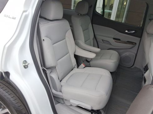 Used 2023 GMC Acadia SLE w/ Driver Convenience Package image 31